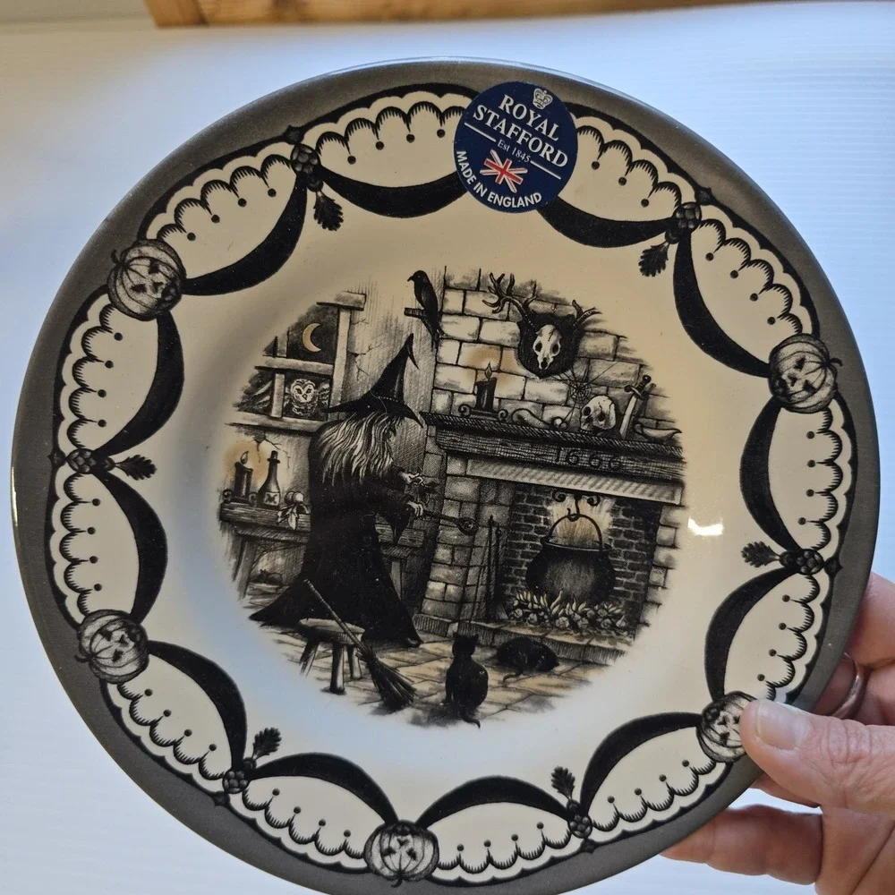 Halloween Royal Stafford 3‎ Witches Ghost Cat  Plate 8.5